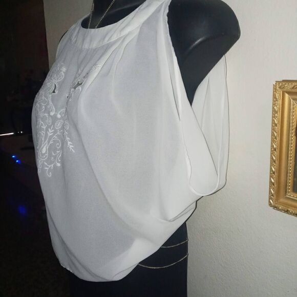 Open back vintage top  - Picture 11 of 16